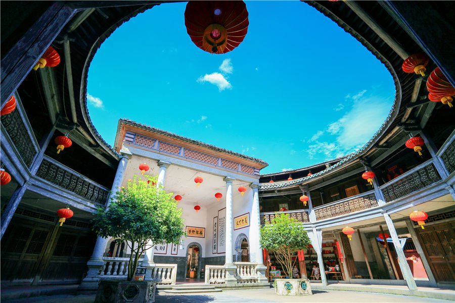 土楼VIP 8人团：打卡圆楼王『永定高北土楼王』承启楼+小桥