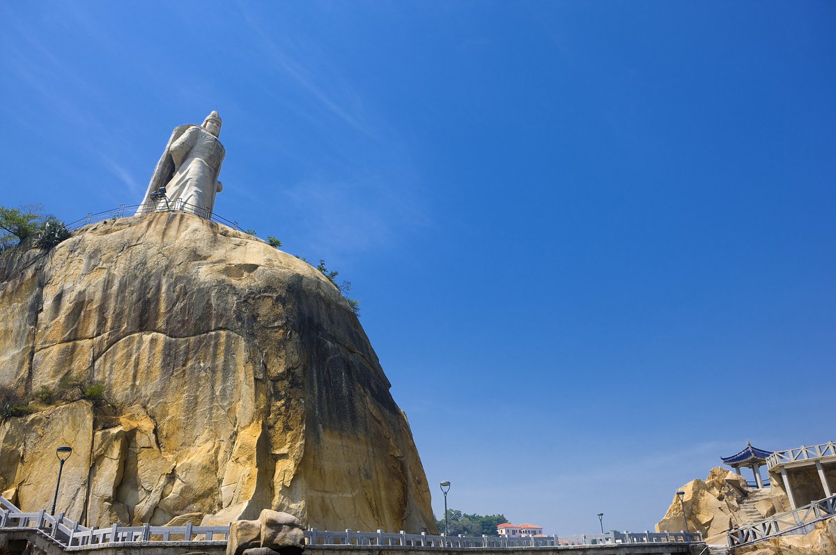 鼓浪屿9人团：万国建筑博览→网红爱转角→日光岩→海天堂构|唱