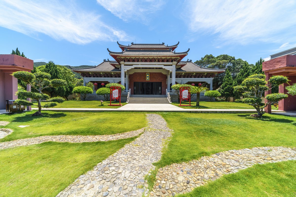 南澳大桥→长山尾灯塔→出海体验 → 北回归线标志塔→ 青澳湾