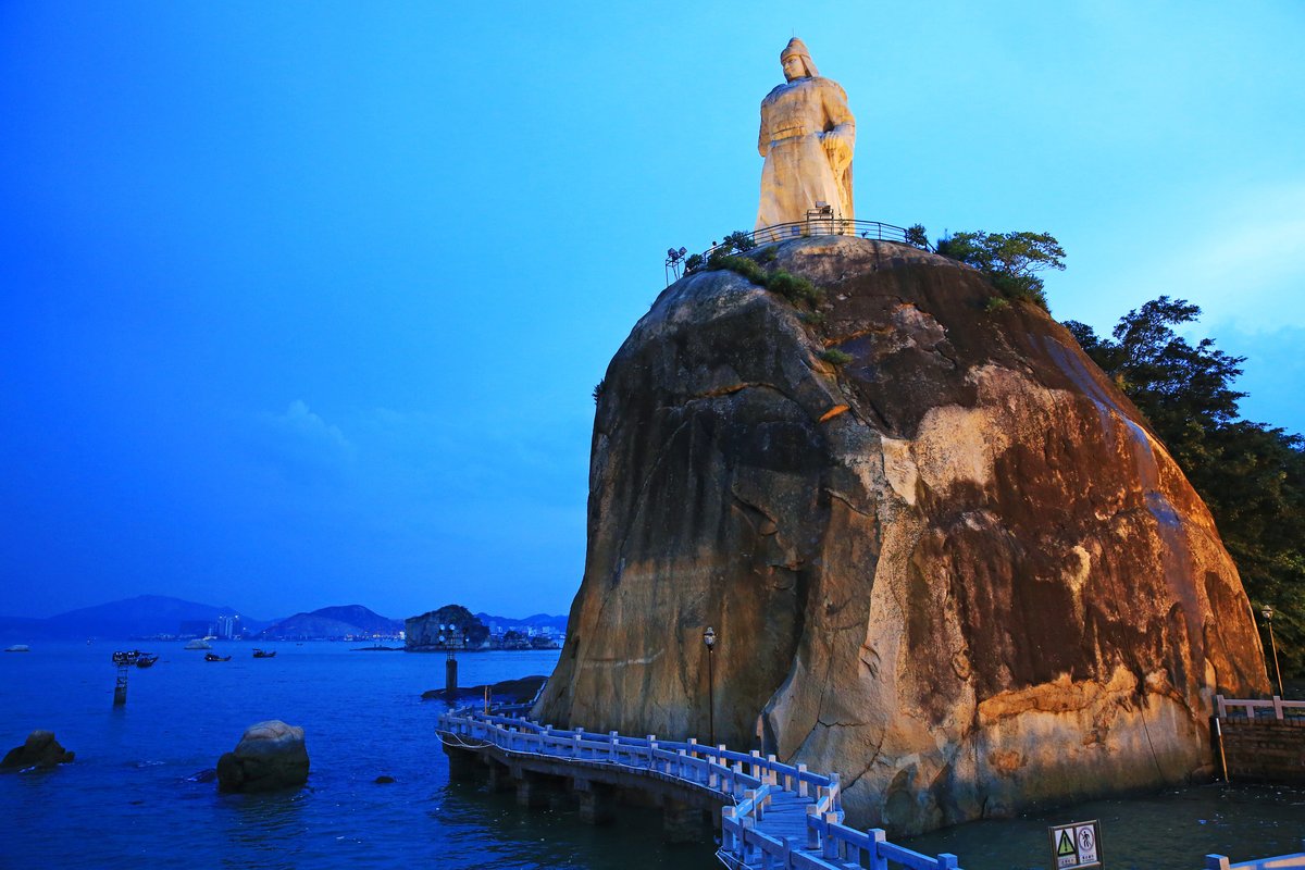 鼓浪屿9人团：万国建筑博览→网红爱转角→日光岩→海天堂构|唱