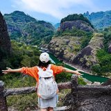 武夷山+天游峰3日2晚自由行·【比跟团游更划算】-拼车游【保证竹筏票】丨5钻酒店连住+专车车送站丨登天游观景+一线天奇景+万春园【赠】采茶制茶+汉服体验【赠】全程导游精讲