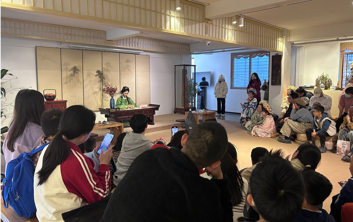 福州—泉州。福州动车启程前往泉州，西街—钟楼—体验非遗木偶戏