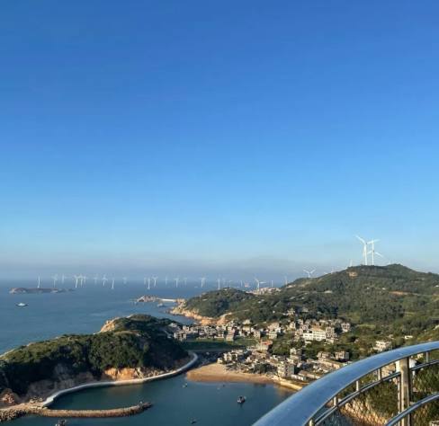 平潭海湾与渔村全景