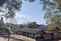 客家古厝与广场