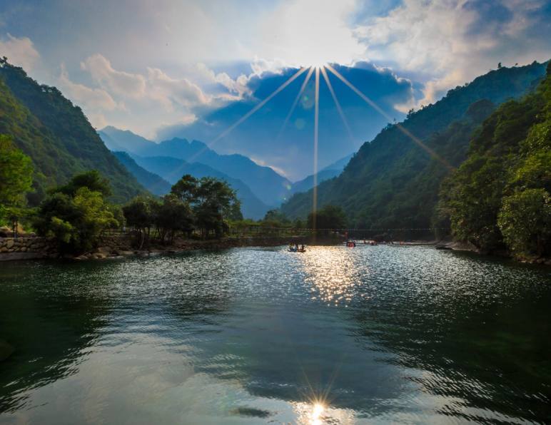 秋天去武夷山找旅行社怎么排？正山小种、九曲溪与重阳慢游线一次说清