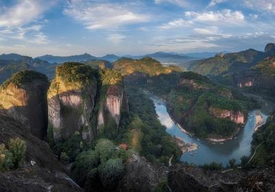 武夷山企业团建怎么安排？找旅行社做两天一晚的路线与预算